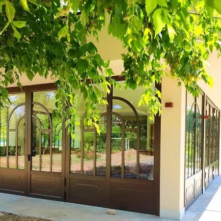 לינה וארוחת בוקר Marimaste רונקאדה