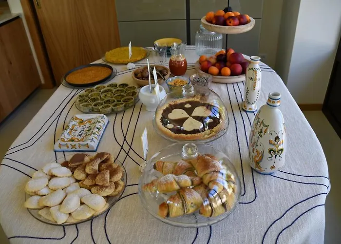 לינה וארוחת בוקר Marimaste רונקאדה