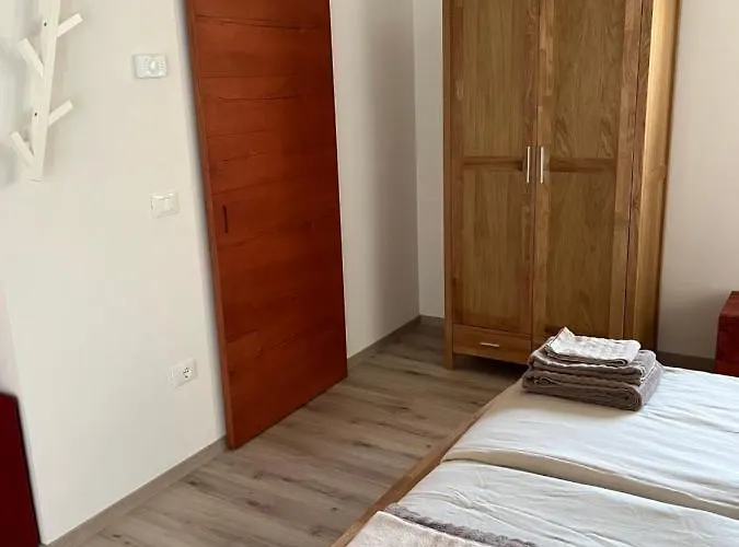 לינה וארוחת בוקר Marimaste