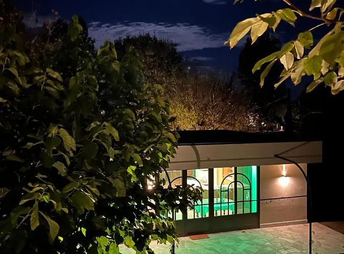 לינה וארוחת בוקר Marimaste רונקאדה