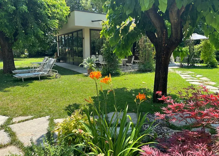 לינה וארוחת בוקר Marimaste רונקאדה